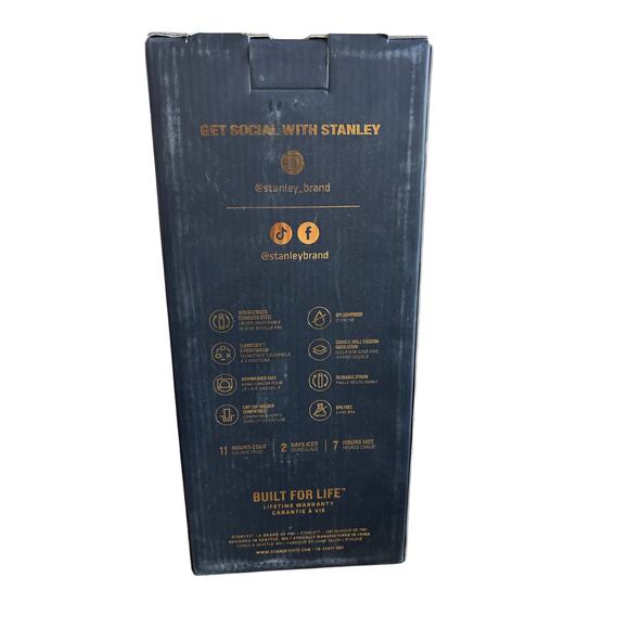 Stanley Deco Collection White 40oz Tumbler - Picture 6 of 6